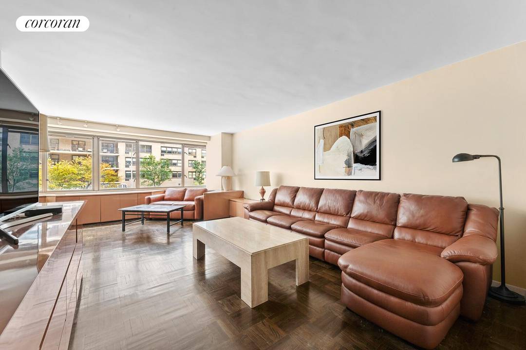 South facing spacious junior 4 convertible 2 bedroom apartment in the heart of the Upper West Side in full service Presidential Towers is waiting for you to make it your ...
