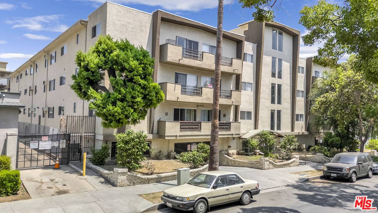 1536 N Serrano Ave 99BR La