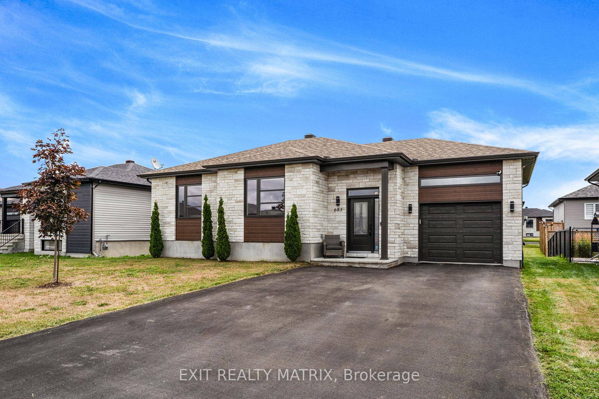 Modern 2 1 Bedroom Bungalow in Sought After Domaine Henri, Hawkesbury.