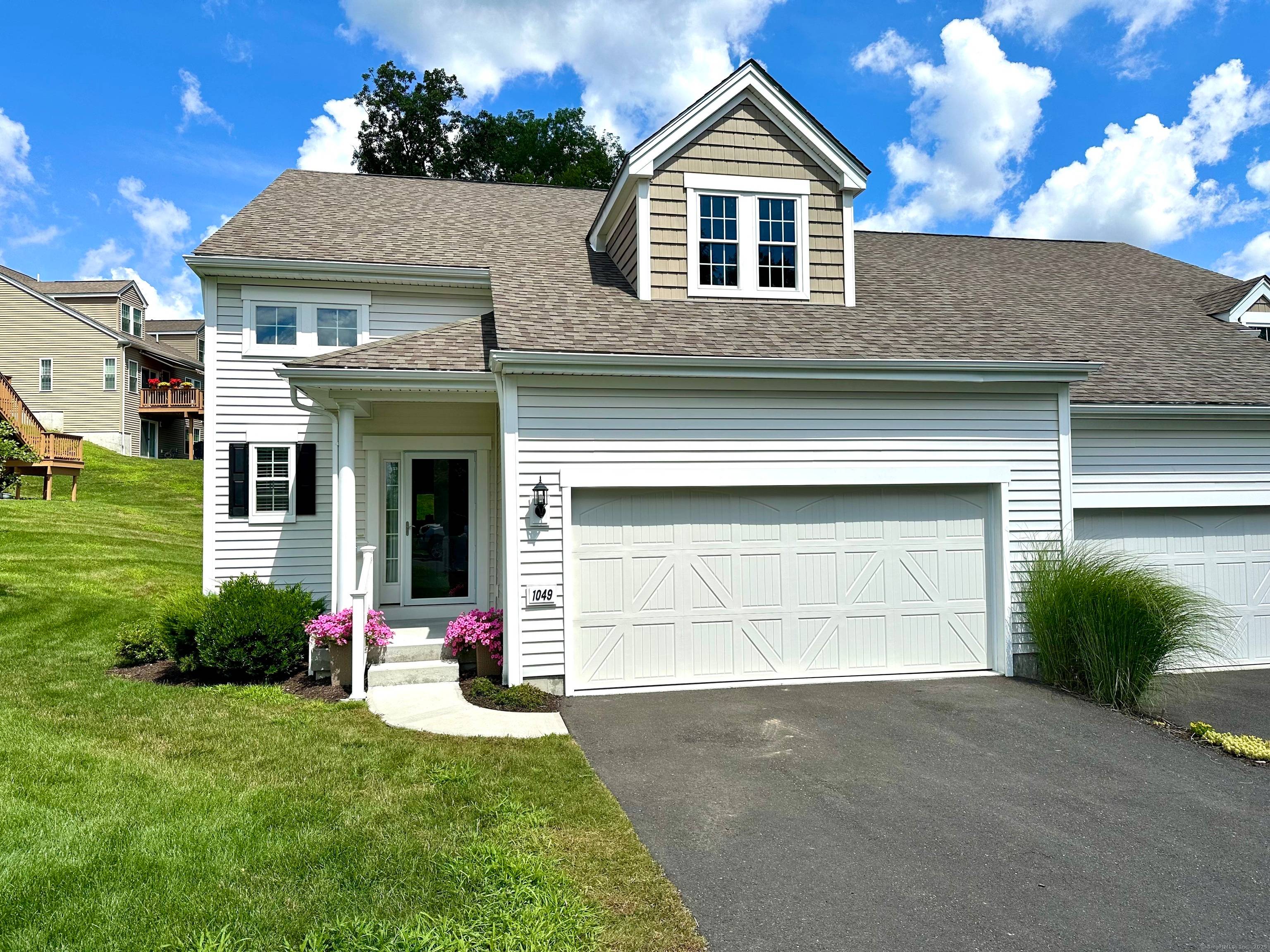 Welcome to Fairview at Oxford Greens which has the best amenities in Connecticut.