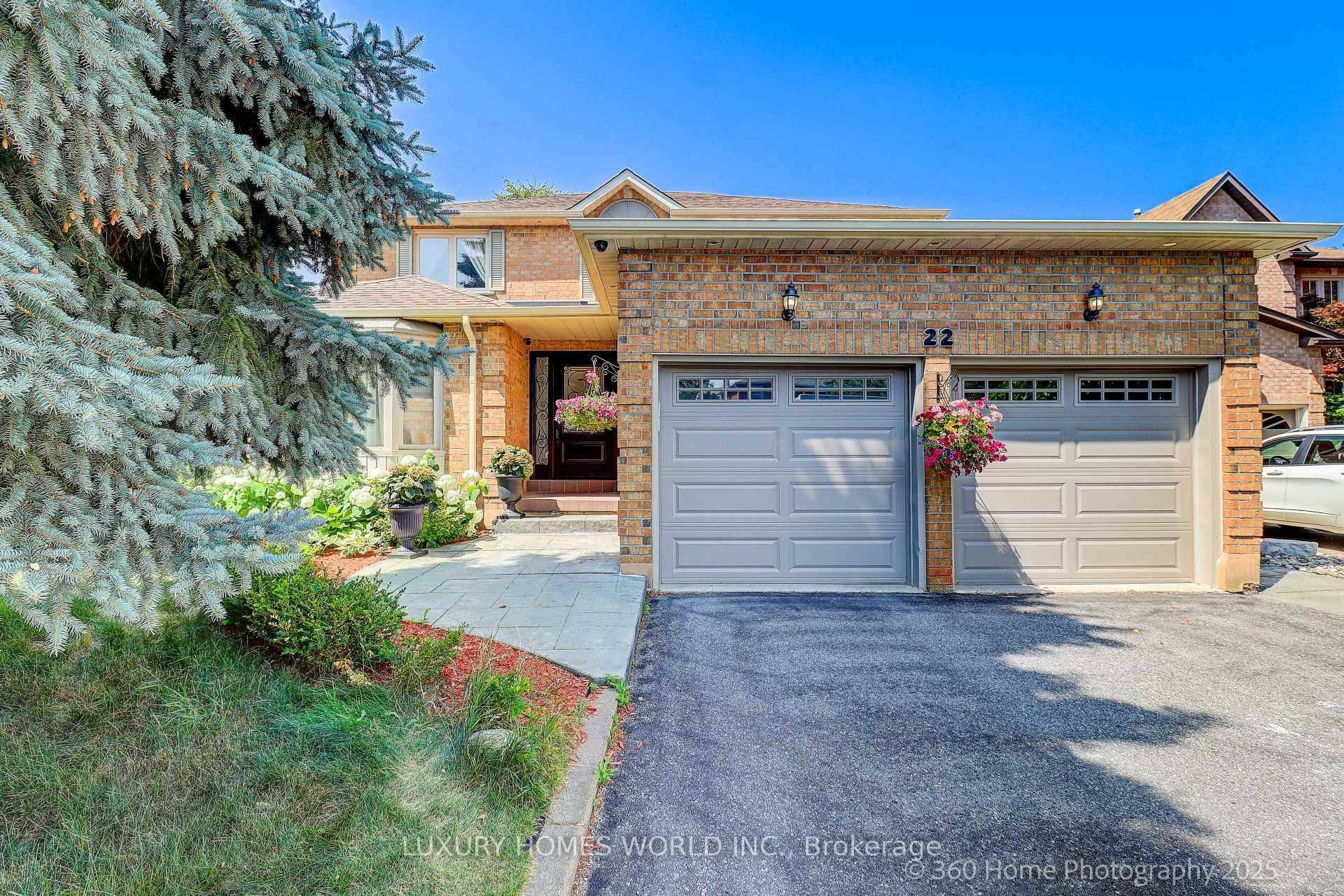 Welcome to this stunning luxury home available for rent in the prestigious community of Richmond Hill.