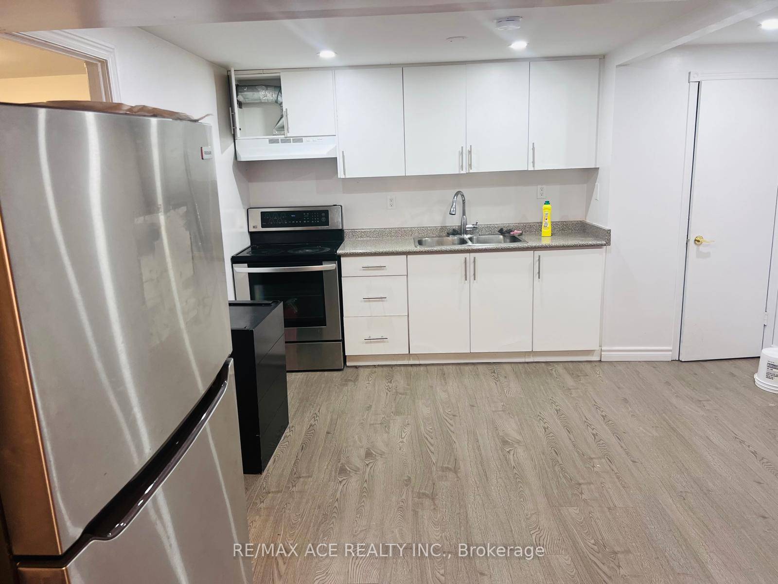 Rare finding 3 Bedroom 2 Washroom 3Pc Full washroom amp ; 2pc washroom Separate Entrance Basement with a Kitchen For Lease.