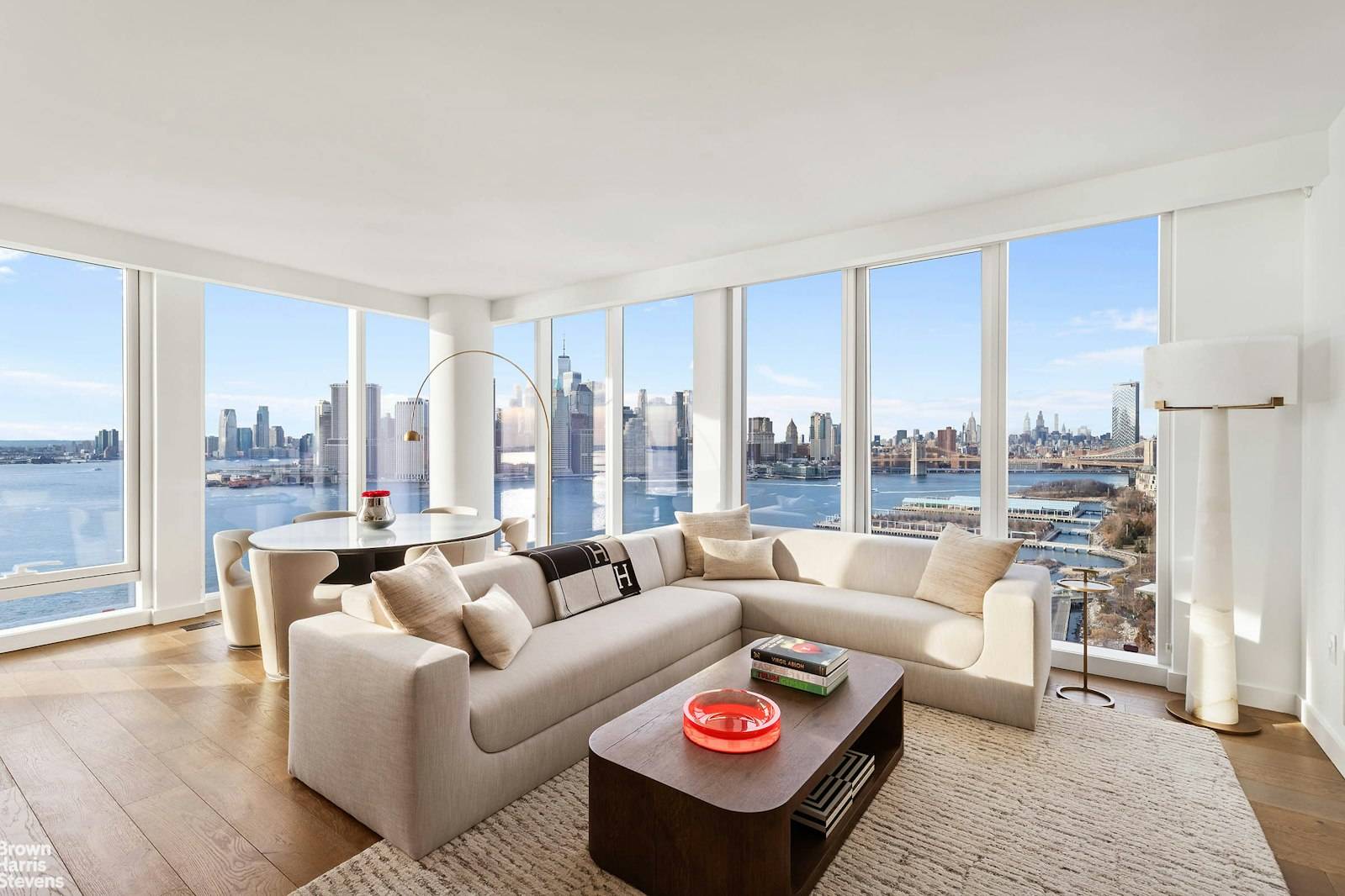 Unparalleled Waterfront Luxury Living in Brooklyn Heights Welcome to Quay Tower, Brooklyn Heights' premier waterfront residence, where breathtaking, iconic views of the Manhattan skyline meet the finest in modern luxury.