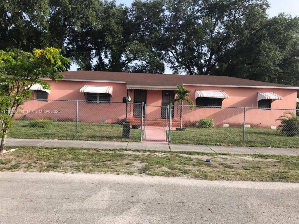 Rare Opportunity ! This 2 Bedrooms 2 Bathrooms Corner Lot Duplex, Is A Great Investment.