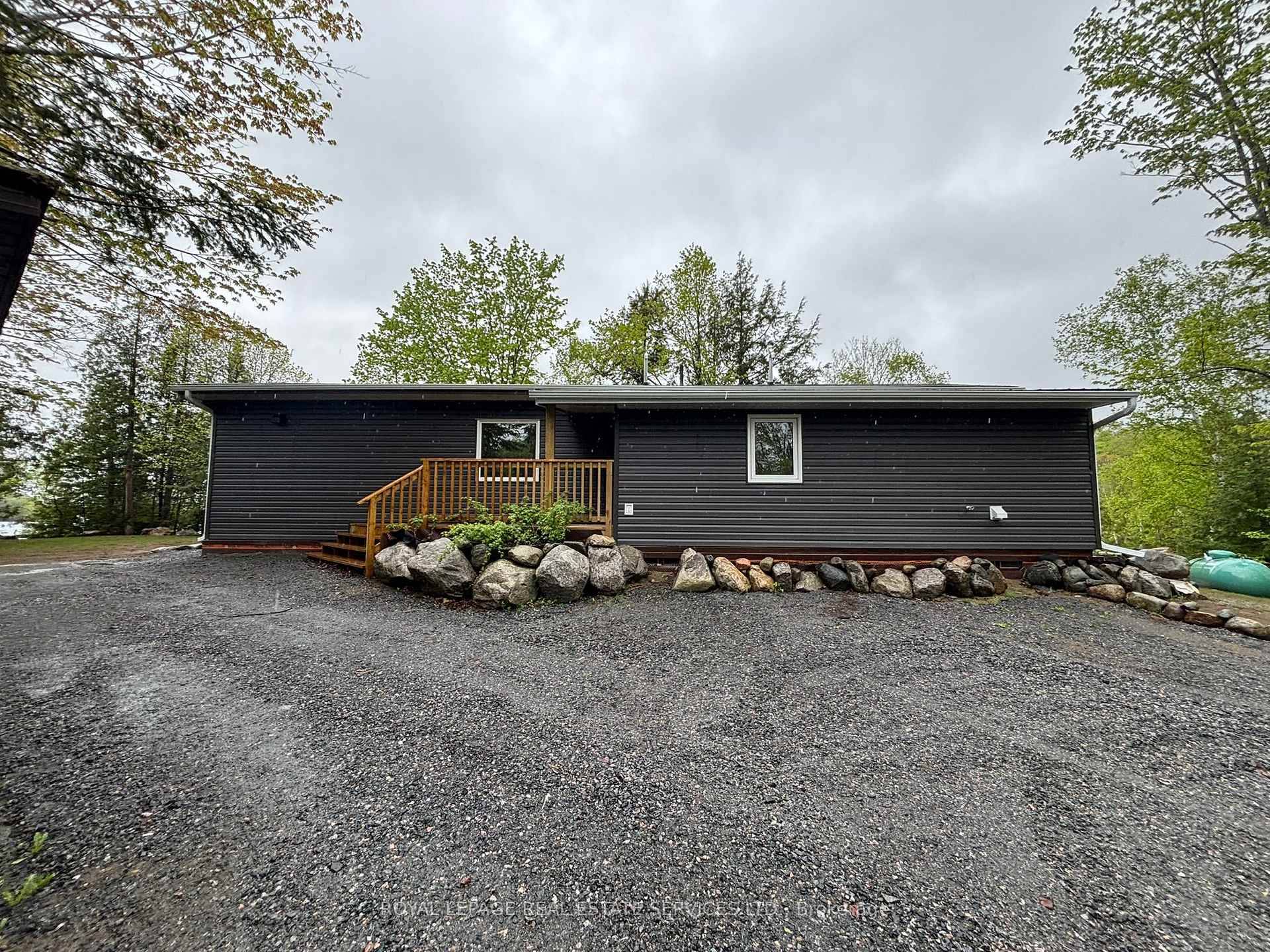 The Eagle is a newly renovated 2 bedroom apartment, nestled in a private resort community with stunning views of Lorimer Lake.