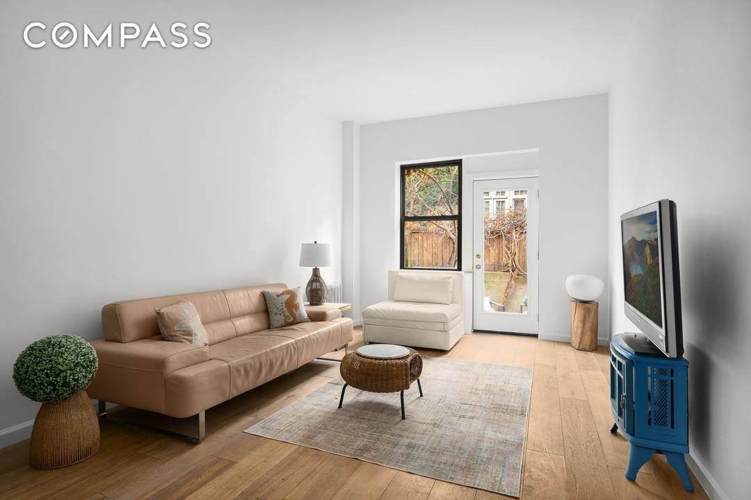 Tucked away on a charming, tree lined street in the heart of Kips Bay, Residence 1A at 240 East 32nd Street offers a rare opportunity to own a fully renovated ...