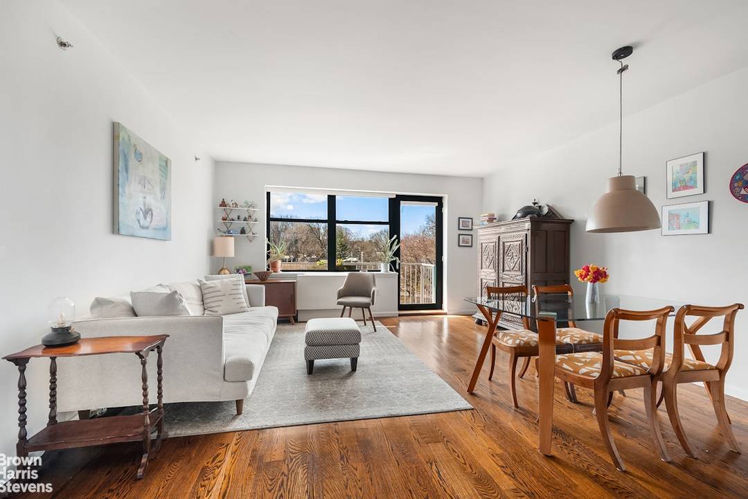 Sunlight, views, convenience, and a commuter's dream.