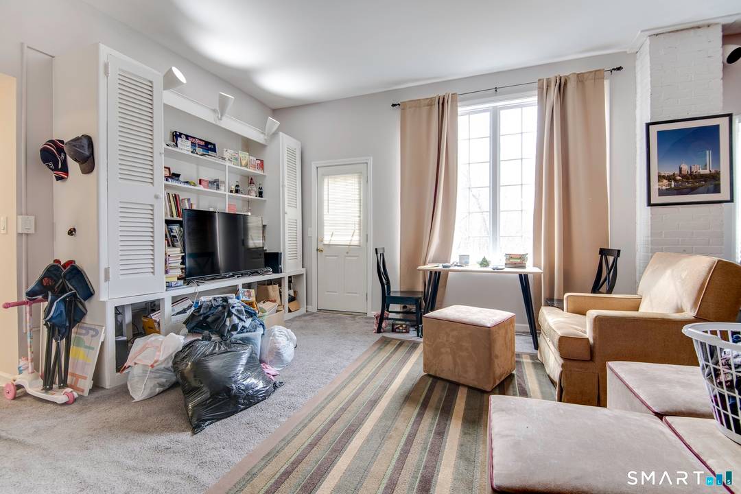 Desirable 3 unit apartment !