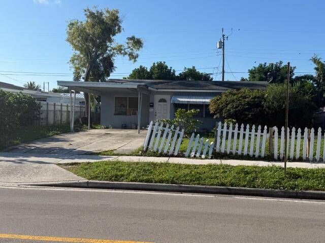This 2 bedroom, 1 bath home is tenant occupied and sold as is.