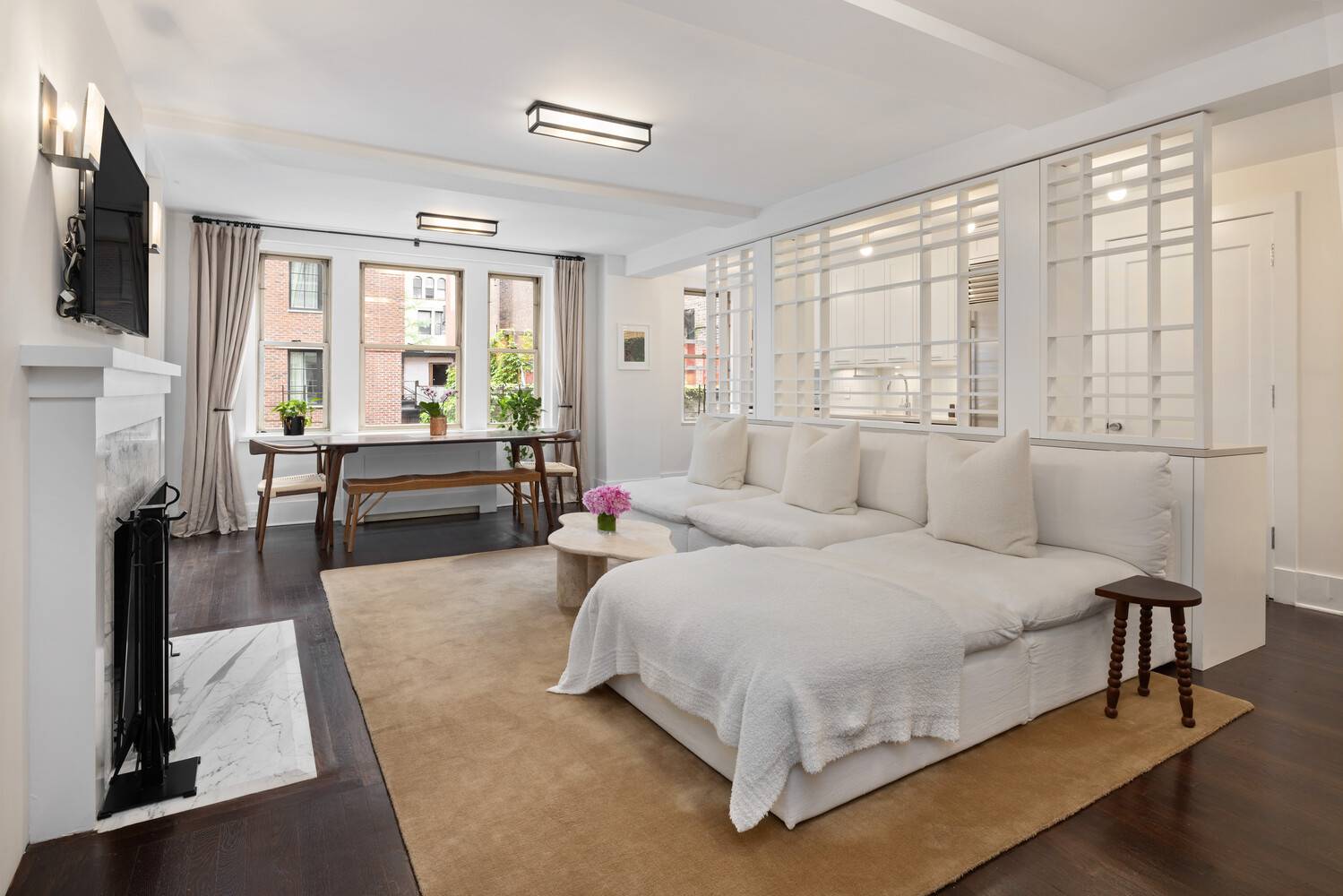 This elegantly appointed and exquisitely renovated corner one bedroom apartment is situated on a residential tree lined street in the Impressive Gold Coast Section of Greenwich Village, in the most ...