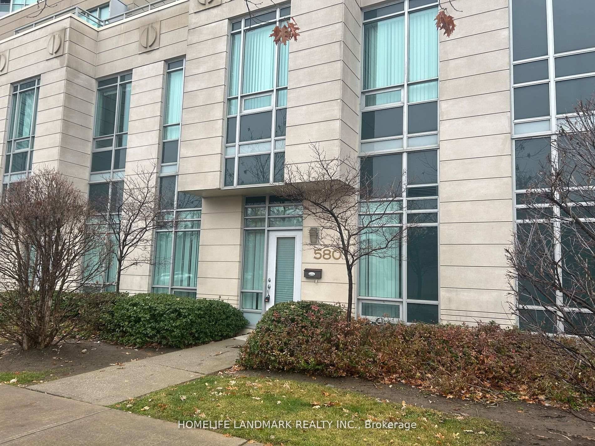 Mona Lisa Condo Townhouse Steps To Finch Subway Station High Ceiling Townhouse Corner Unit Bright amp ; Clean amp ; Well Maintain 2 1 Den, Den Can Be Bedrm Rare ...