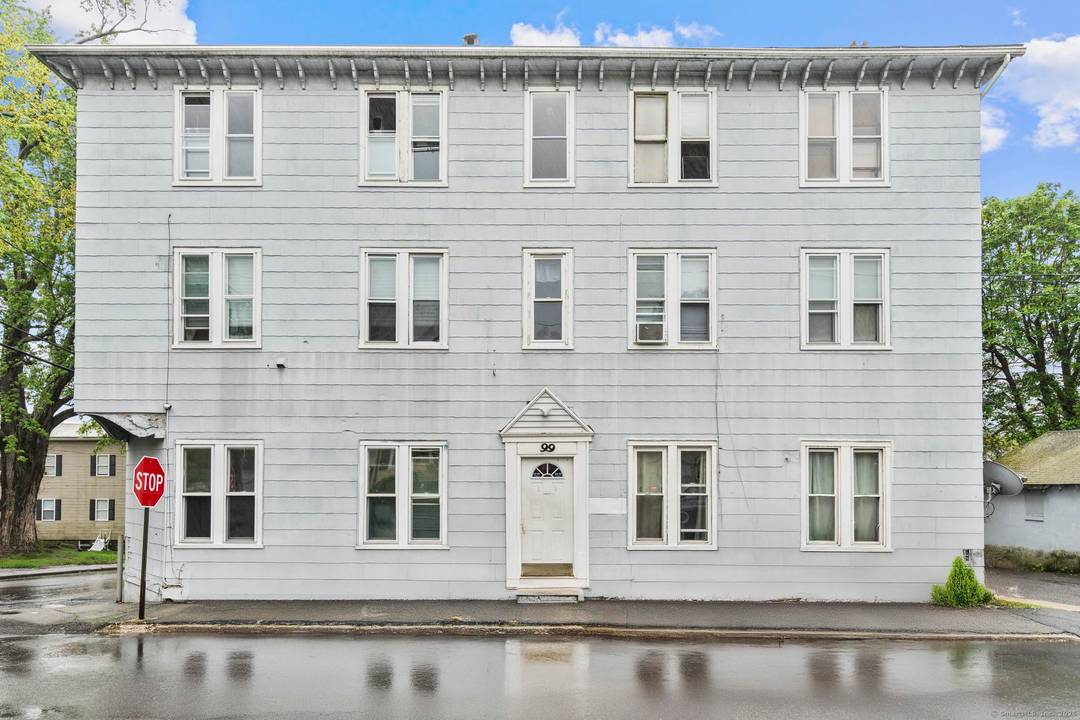 Introducing 99 Galpin, a well positioned 6 unit multifamily asset offering a compelling blend of stability and upside.