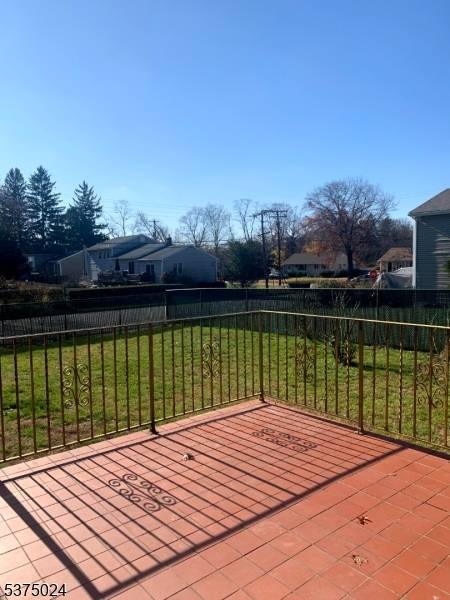 Welcome to this beautiful and well maintained bi level home !