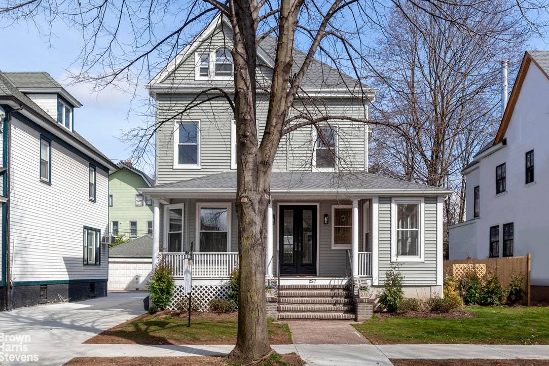 Welcome to 257 Rugby Road, now completely renovated and redesigned !