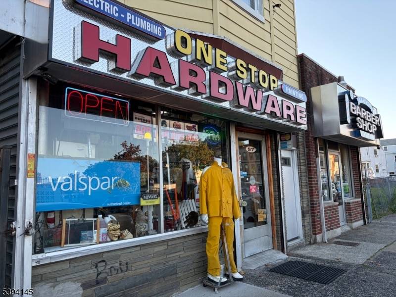 Incredible mixed use opportunity in the heart of East Orange !