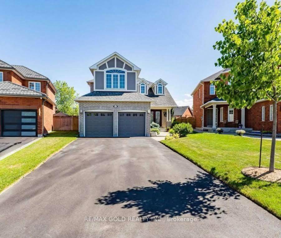 Location, location ! Beautiful and spacious 2 bedroom, 1 bathroom legal basement apartment available for lease with a private entrance covered by a canopy for protection from rain or snow.