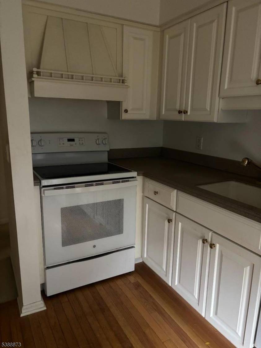 Welcome to this bright Baxter model end unit !