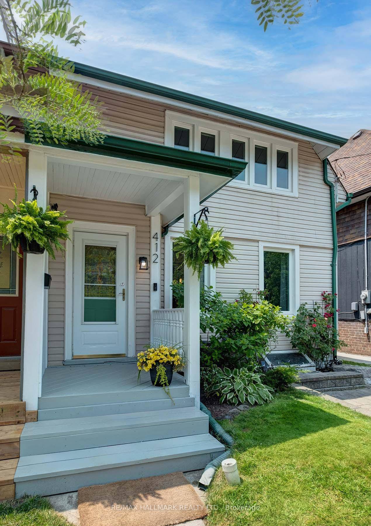 Home Sweet Home This Lower Level Suite introduces Upscale Finishes with Earthy Tones creating your cozy, clear minded space.