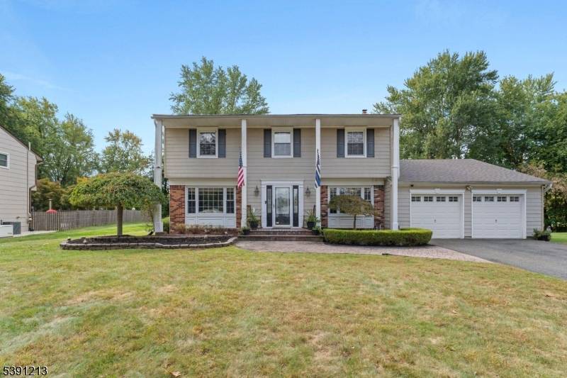 Welcome to 27 Farm Tree Rd, Manalapan !