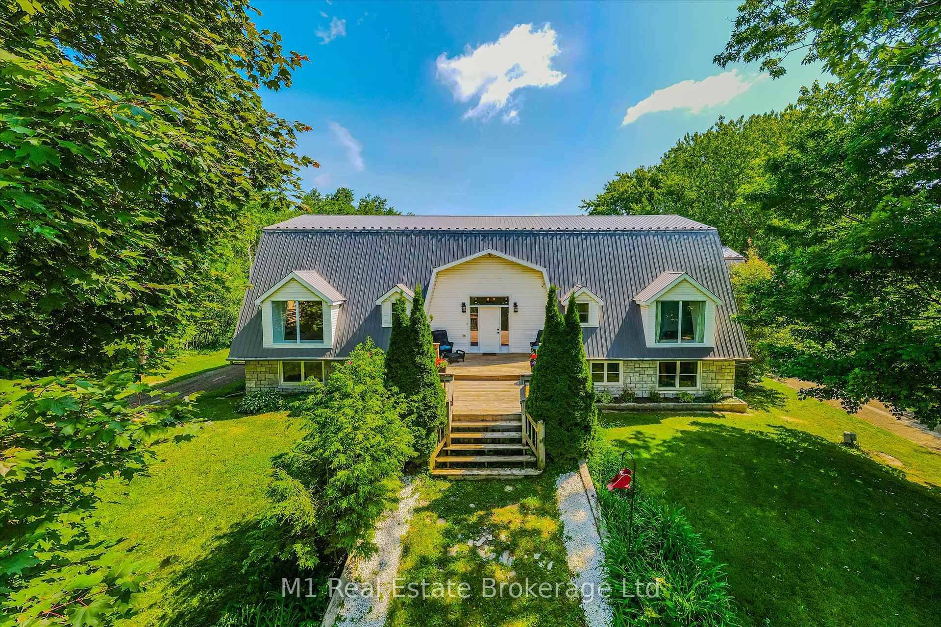 This one of a kind property is ideal for home based entrepreneurs and investors.
