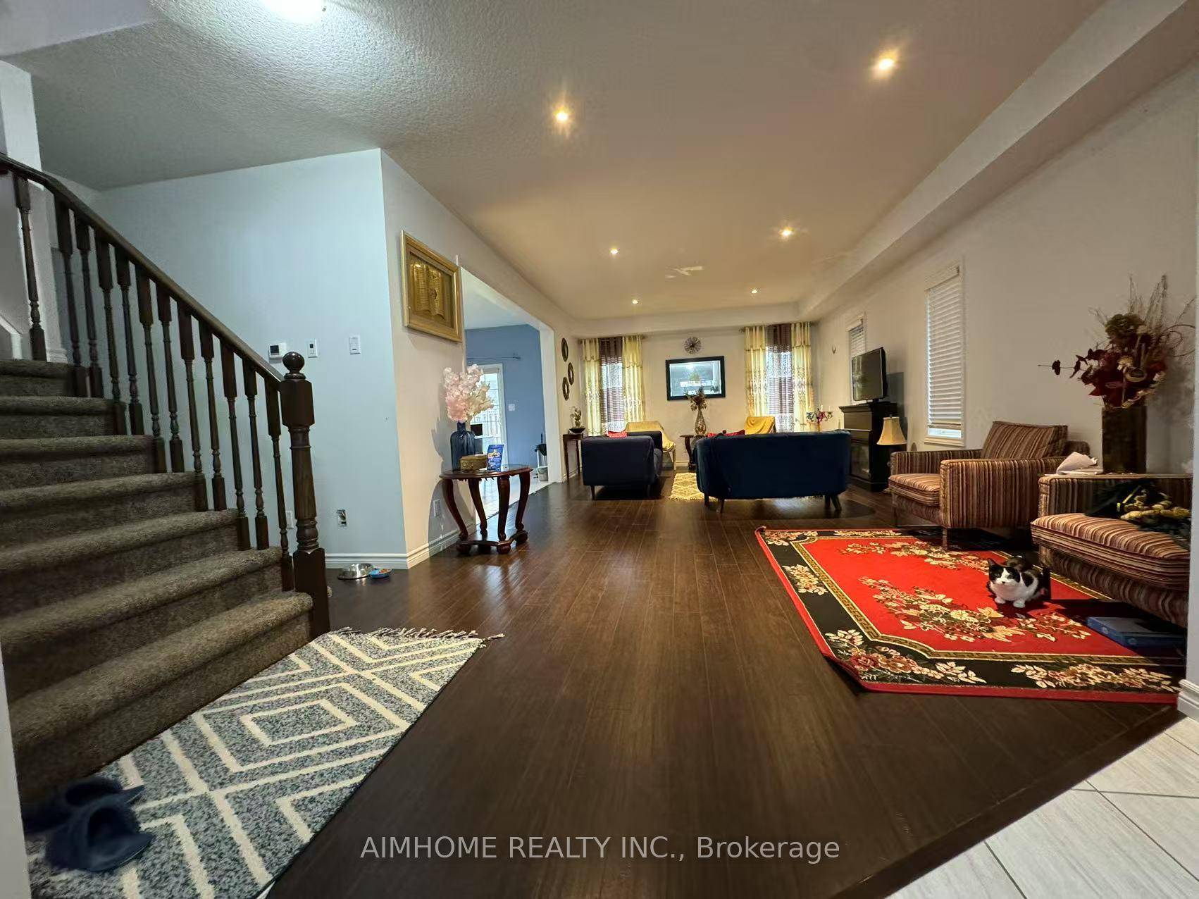 This is power of sale, Excellent opportunity to own a relatively new house in fastest developing community of Waterloo, Vista Hill, 2225 Sq Ft, Main Floor Pot Lights, Granite Counter ...
