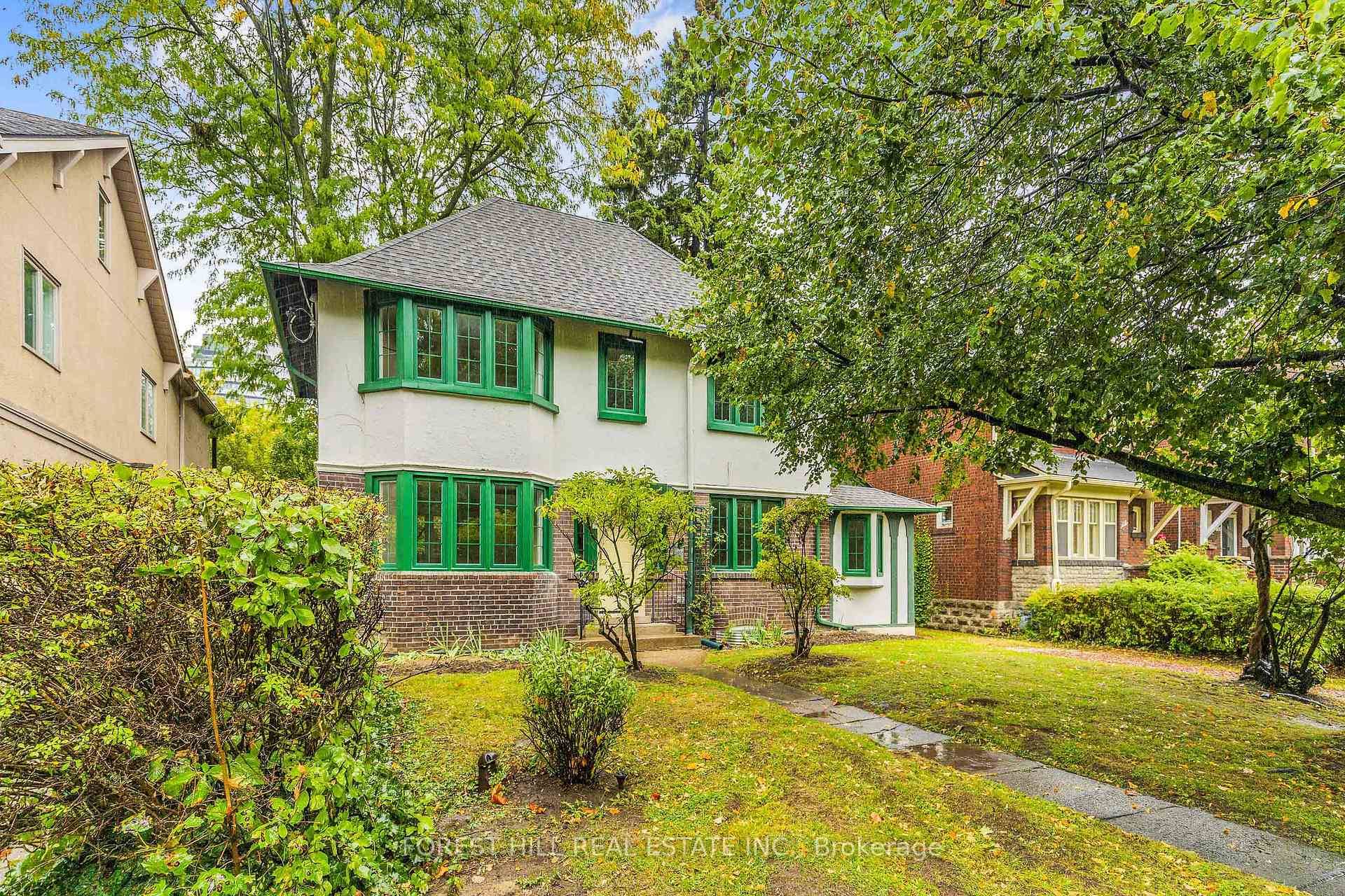 Step into sophisticated City living at 116 Manor Road E, where timeless design meets modern convenience.