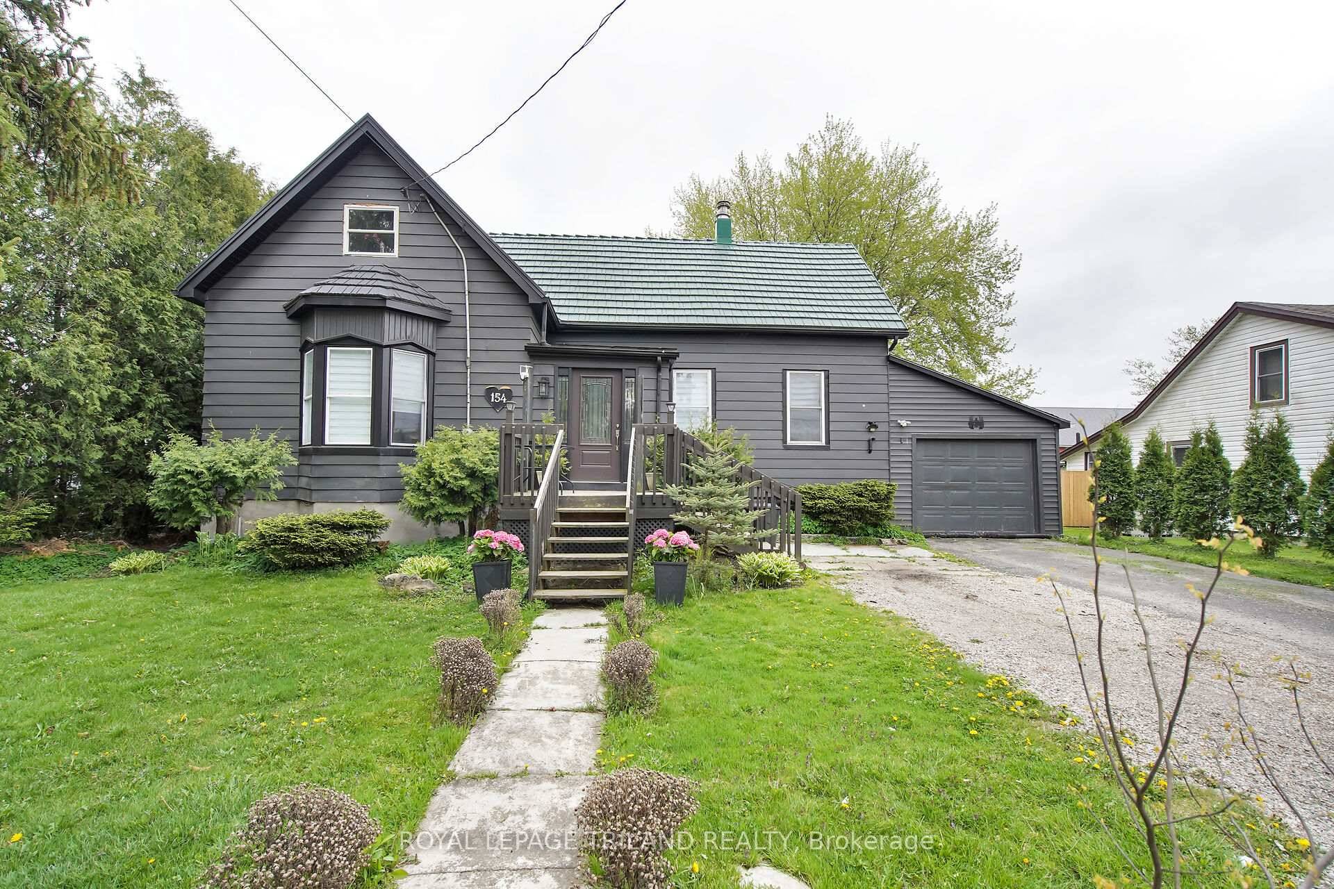 Charming Family Home with Pool amp ; Great Curb Appeal !