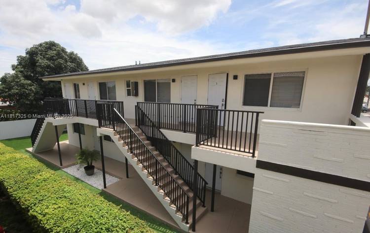 PRICED TO SELL ! Introducing this real estate gem a completely remodeled four plex located in one of Miami's fastest growing areas, Each unit has been renovated with modern finishes, ...