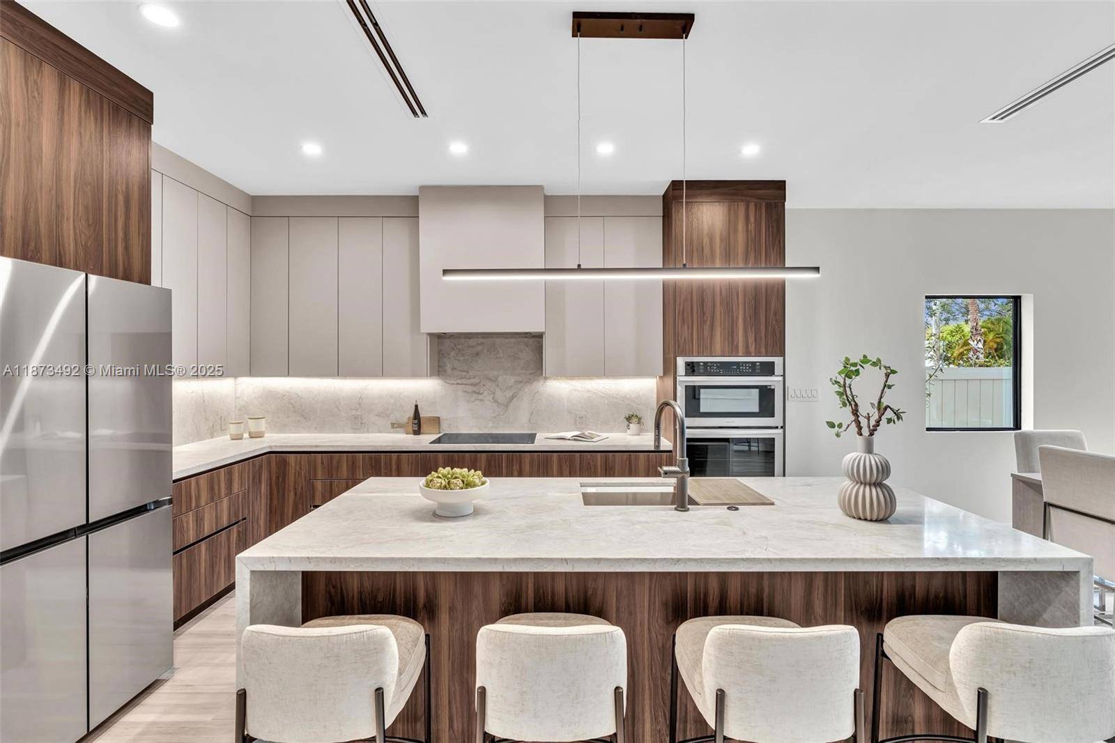Last unit remaining this new Construction with Pool amp ; Rooftop Deck with outdoor kitchen in Silver Bluff !