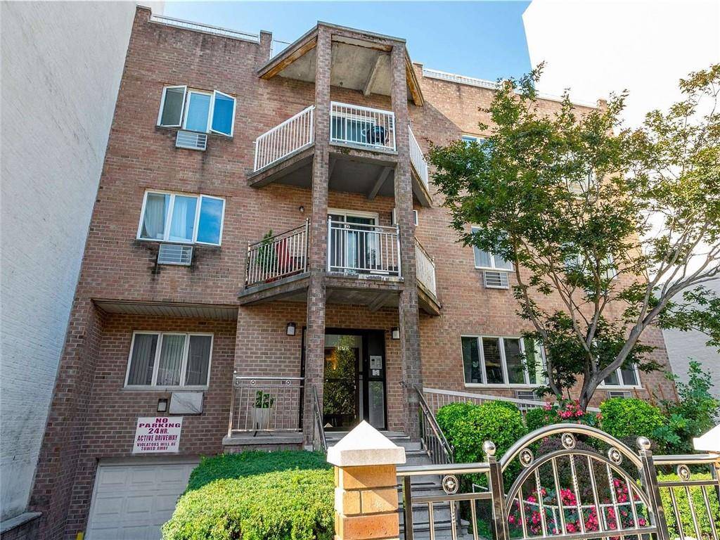 Welcome to Bay Ridge, Brooklyn A Spacious 2 Bedroom, 2 Bath Oasis Discover the charm of Bay Ridge in this delightful 2 bedroom, 2 full bath condominium.