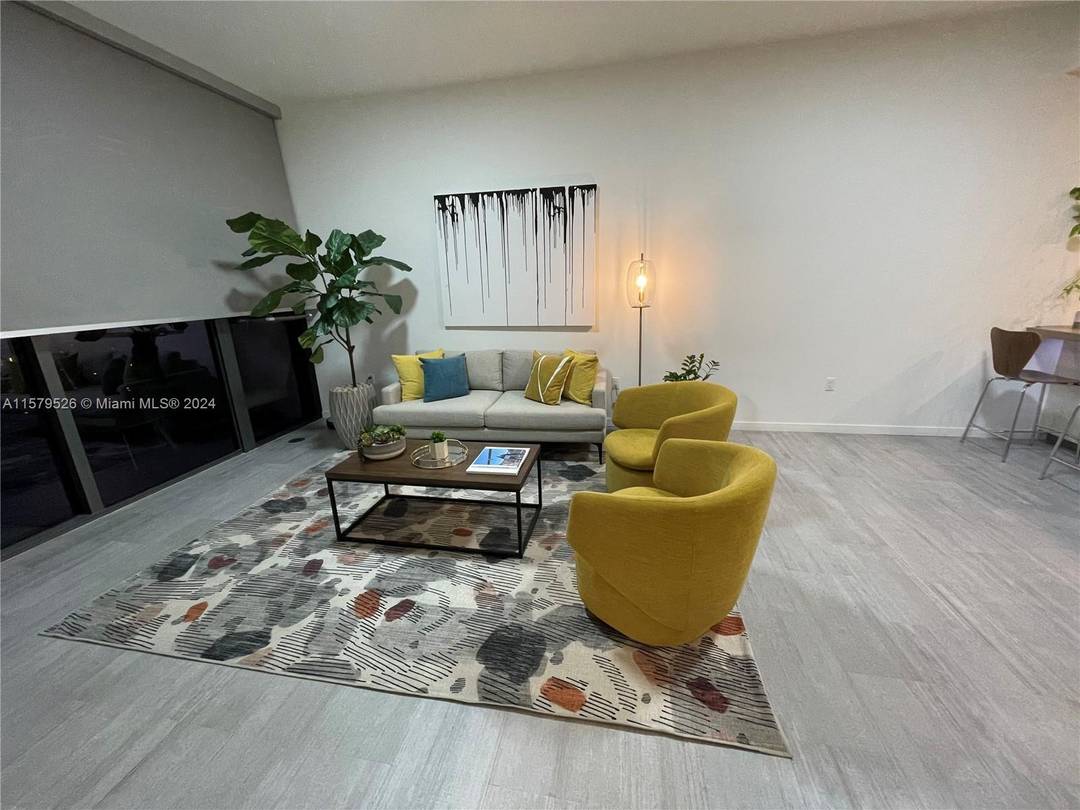 Fantastic unit with tall ceilings in the most in demand building in Miami, perfect for an investor Virtual Tour https www.