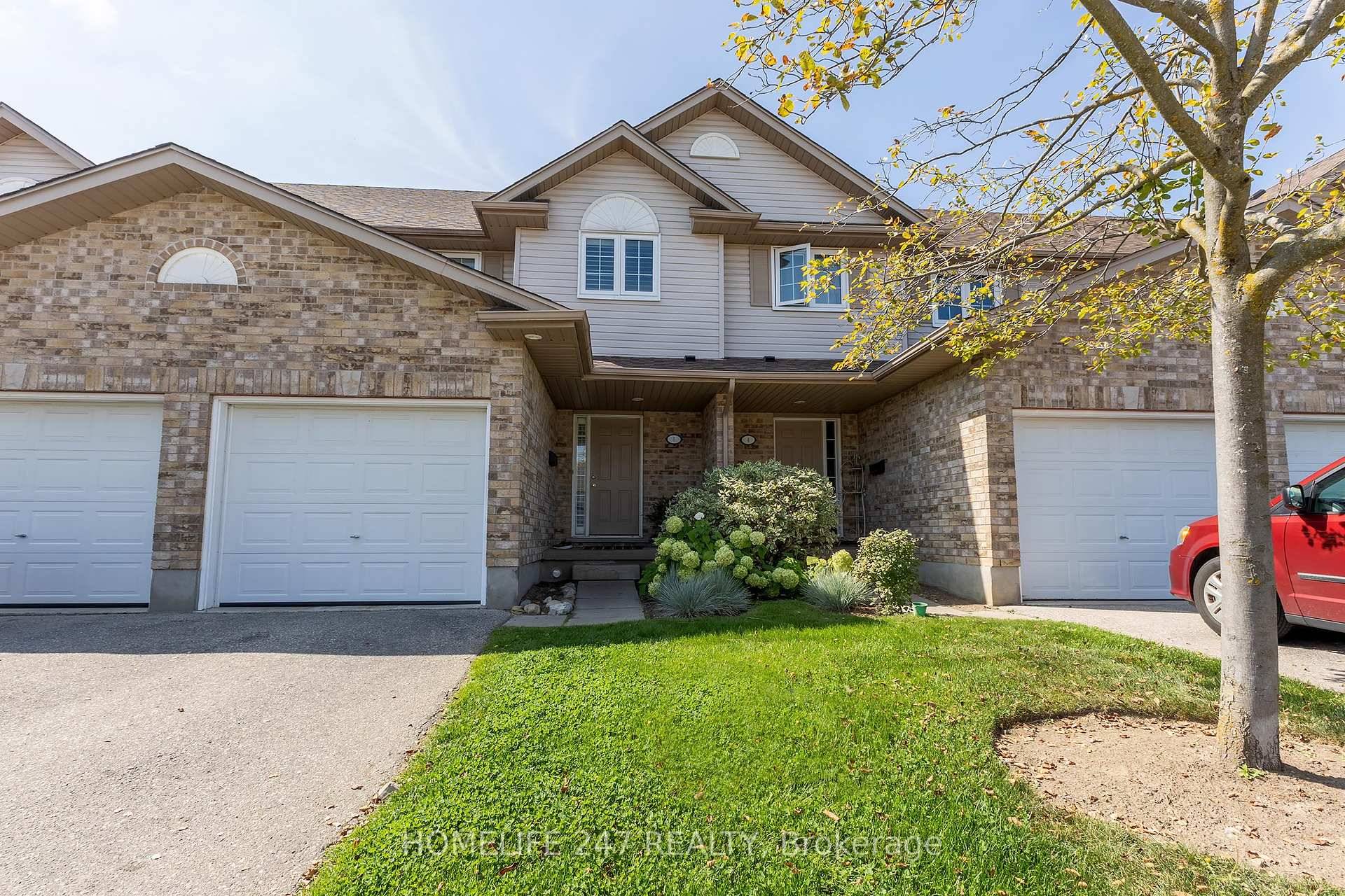 Presenting a beautiful 3 1 bed 3 bath townhouse in the Guelph east, open concept kitchen living and dining room, kitchen has plenty of area with quartz countertop with big ...