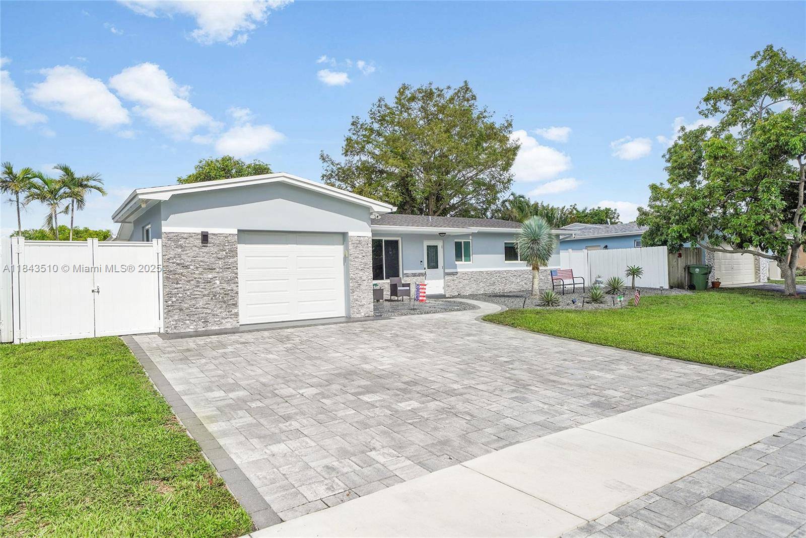 Absolutely stunning, fully remodeled 3 2 single family home in sought after Pembroke Pines with NO HOA !