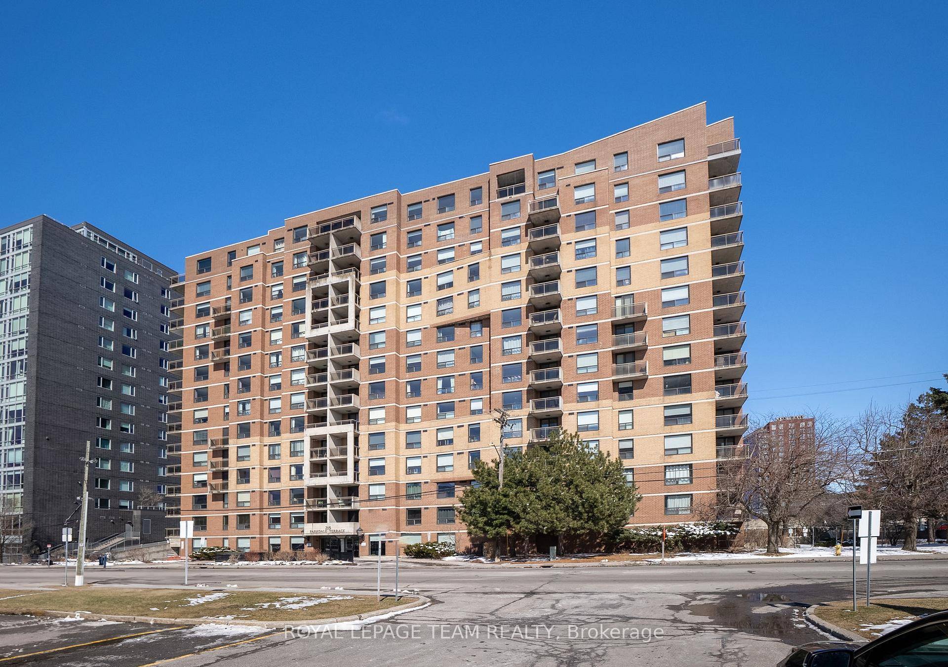 Perched on the 9th floor with a front row seat to the Ottawa River, downtown skyline, and even Parliament Hill, this one bedroom condo offers a quiet moment above the ...