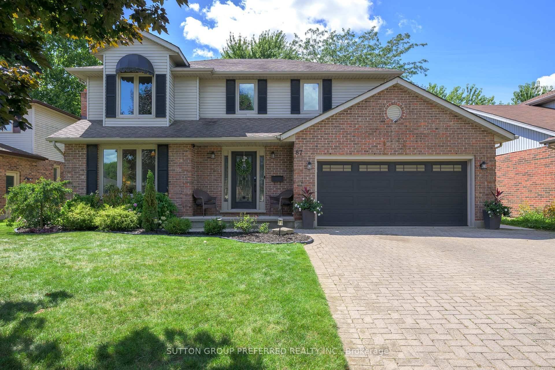 4 Bedroom, 2 Storey with just over 2400 square feet of living above grade plus finished lower level.