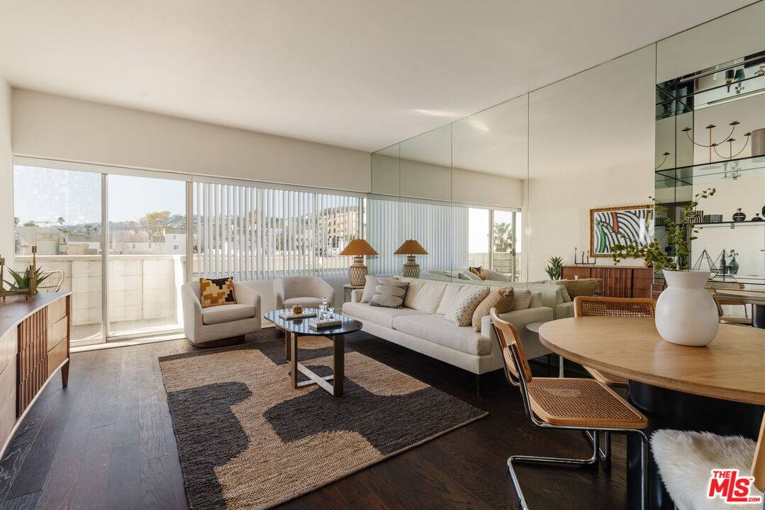 7135   Hollywood Blvd 1BR Hollywood Hills East La