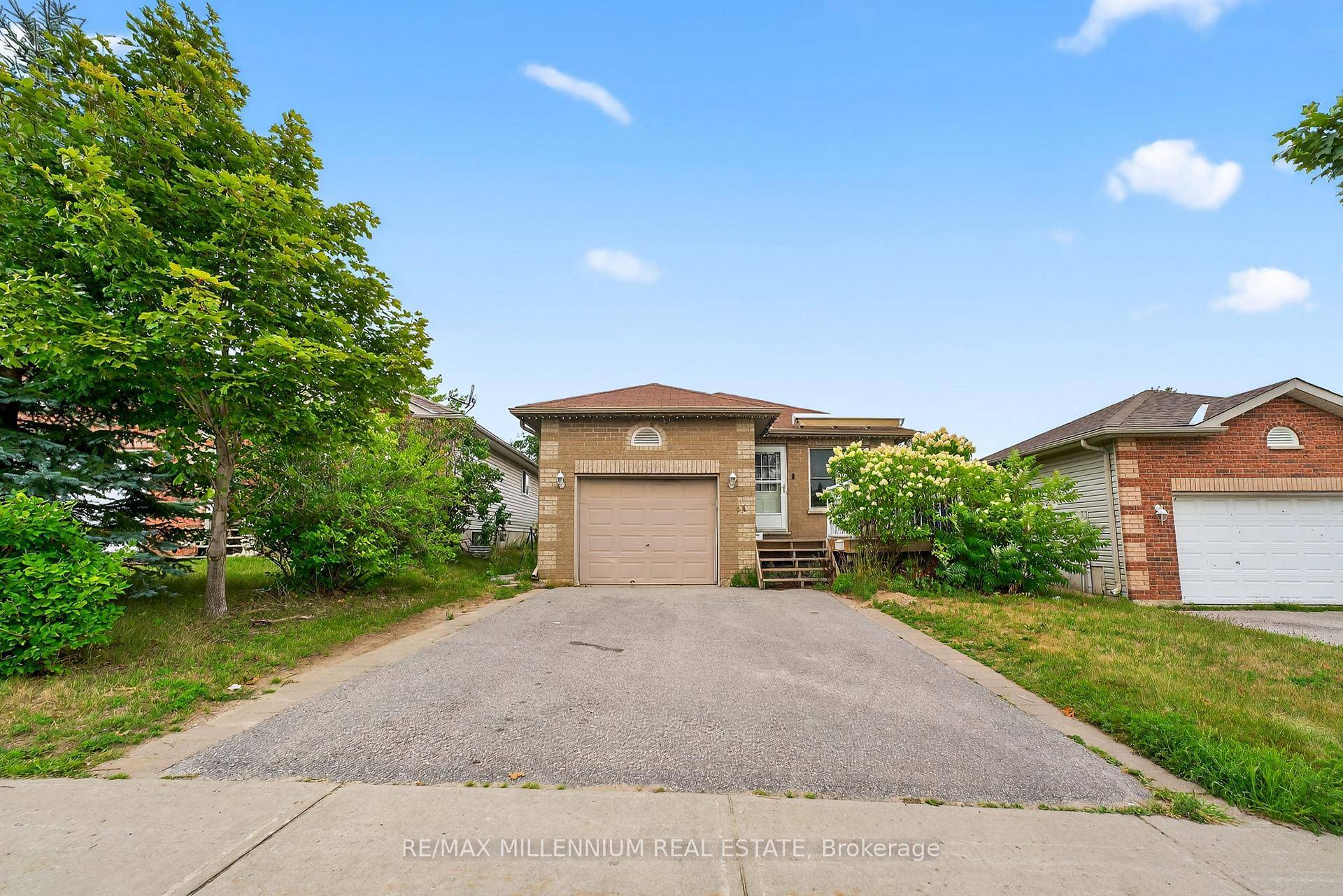 LEGAL BASEMENT APARTMENT Live Upstairs amp ; Rent Downstairs !