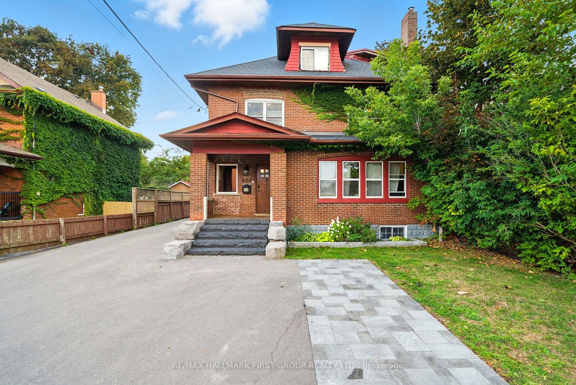 This Executive 4 Bedroom Home Plus Main Floor Office amp ; Family Room Has Been Beautifully Renovated Throughout While Retaining All The Character And Charm Of A Century Home.