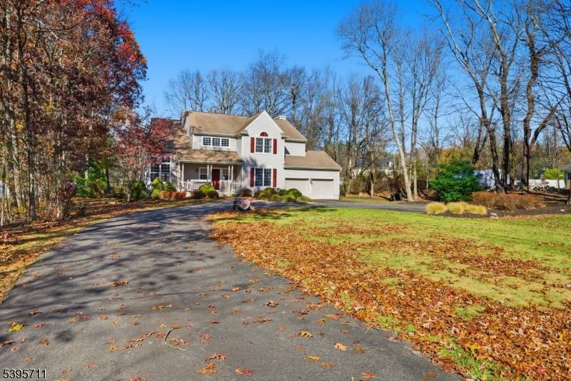 Welcome to this impeccably maintained Colonial home on a quiet Oak Ridge cul de sac !