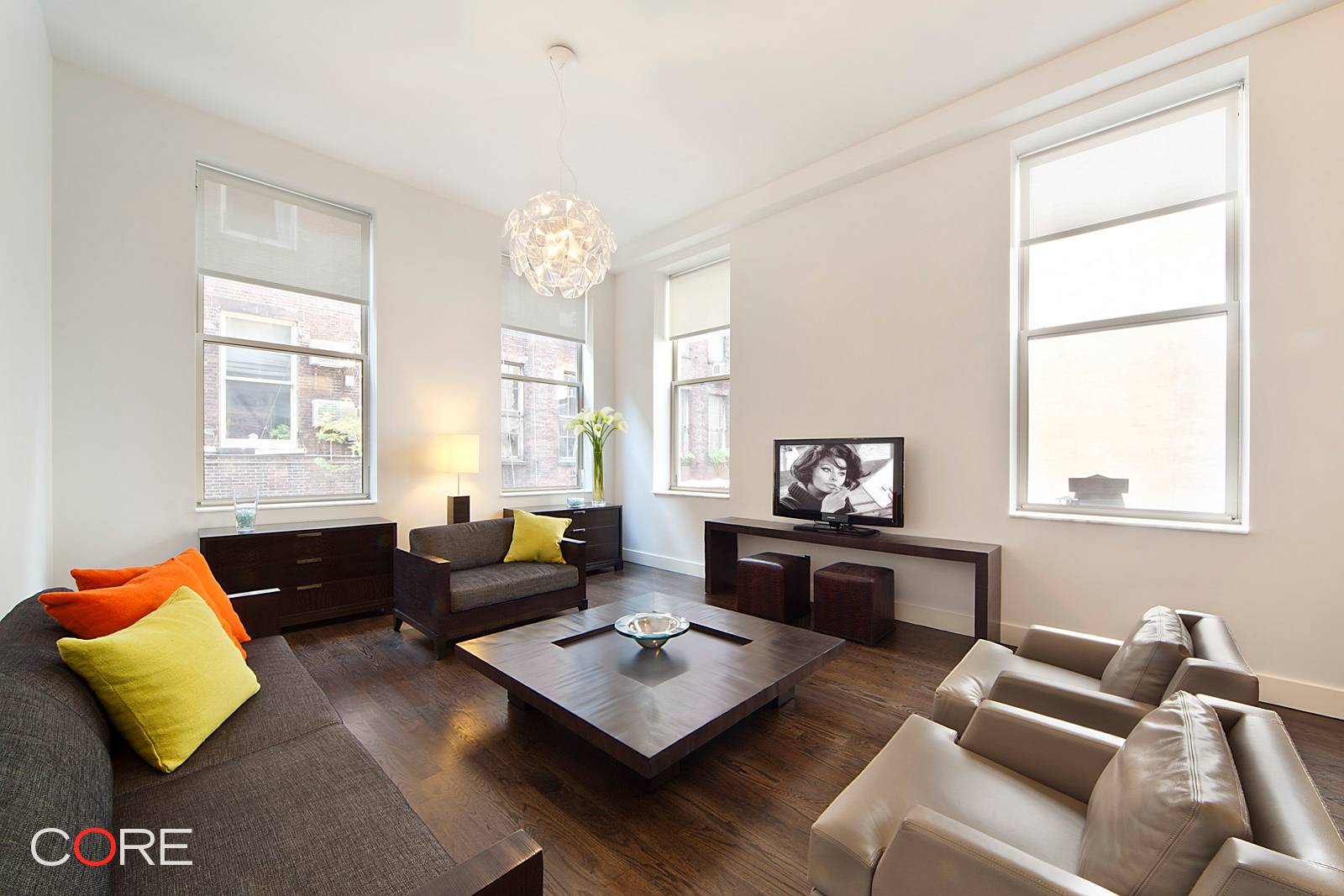 This magnificent two bedroom plus den residence features high ceilings, oversized windows and red oak hardwood floors.
