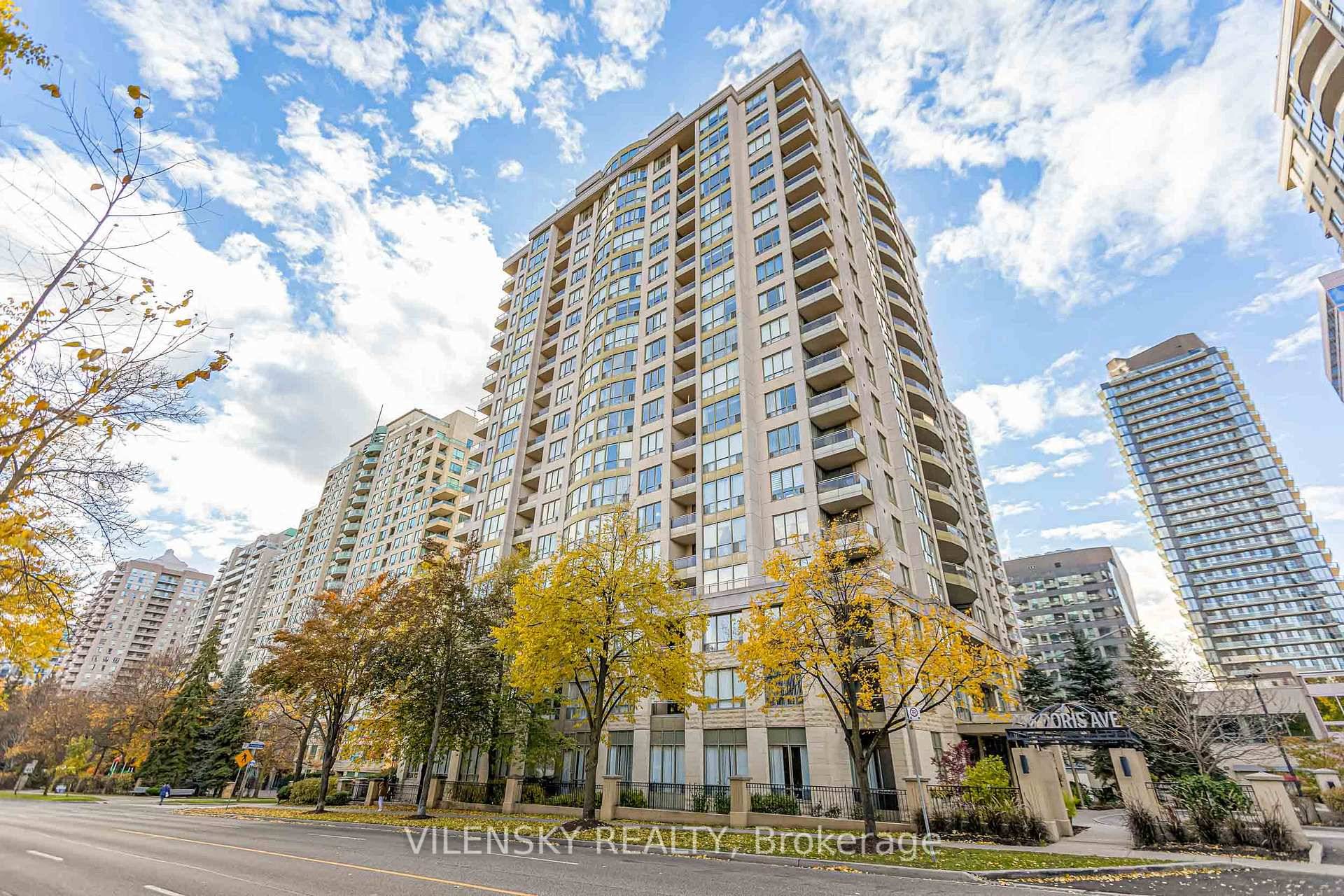 Freshly painted and upgraded with brand new laminate flooring throughout !