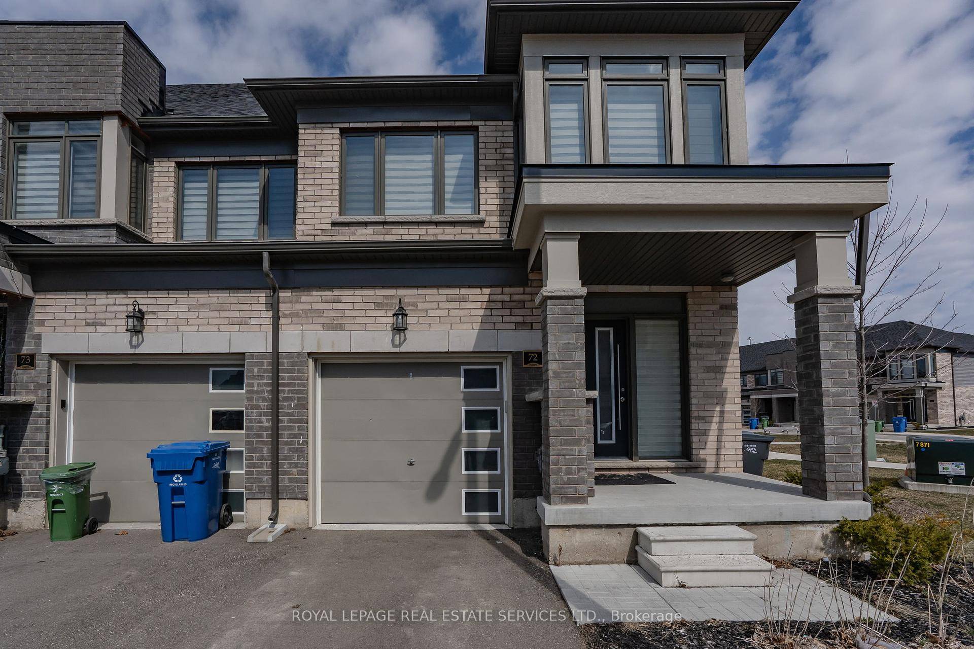 Welcome to this beautiful and spacious approximately 800 sq.