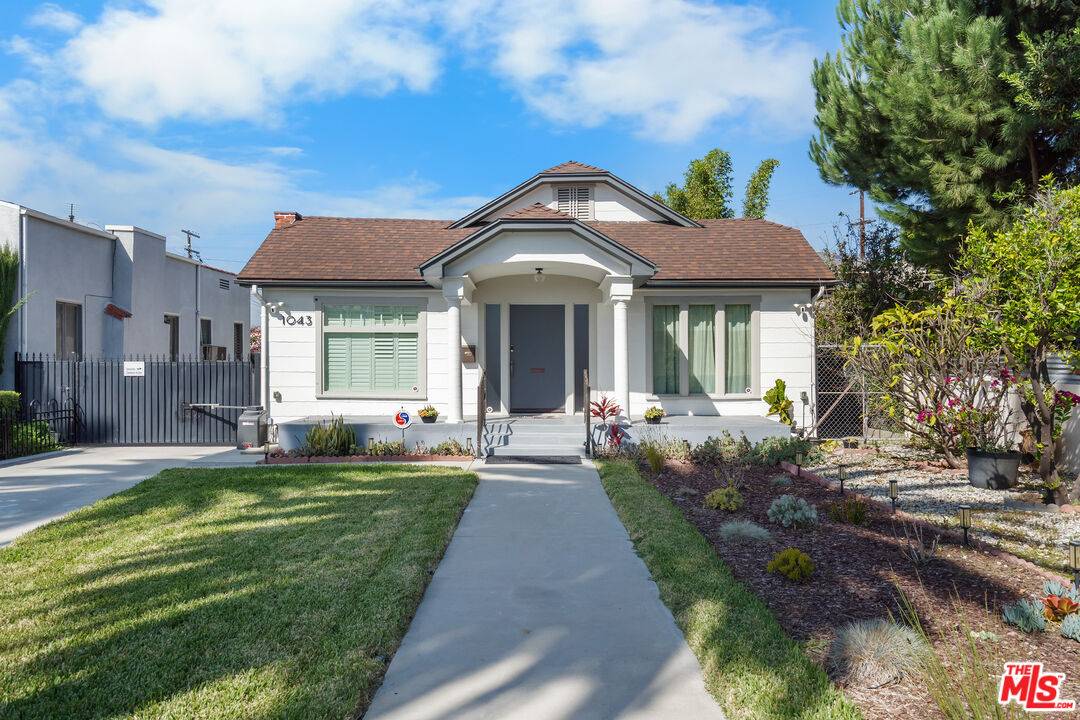 1043  S Victoria Ave 4BR La
