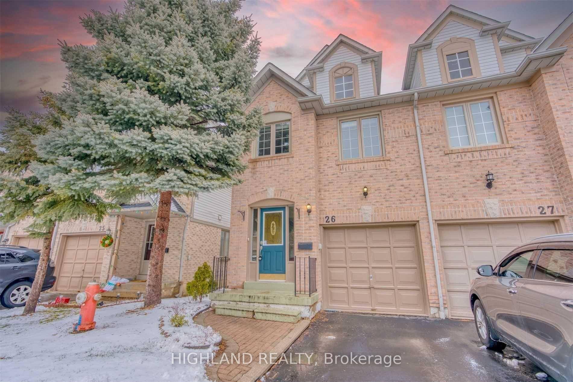 End Unit Townhouse Like A Semi Stunning 3 Bdrms amp ; 2.