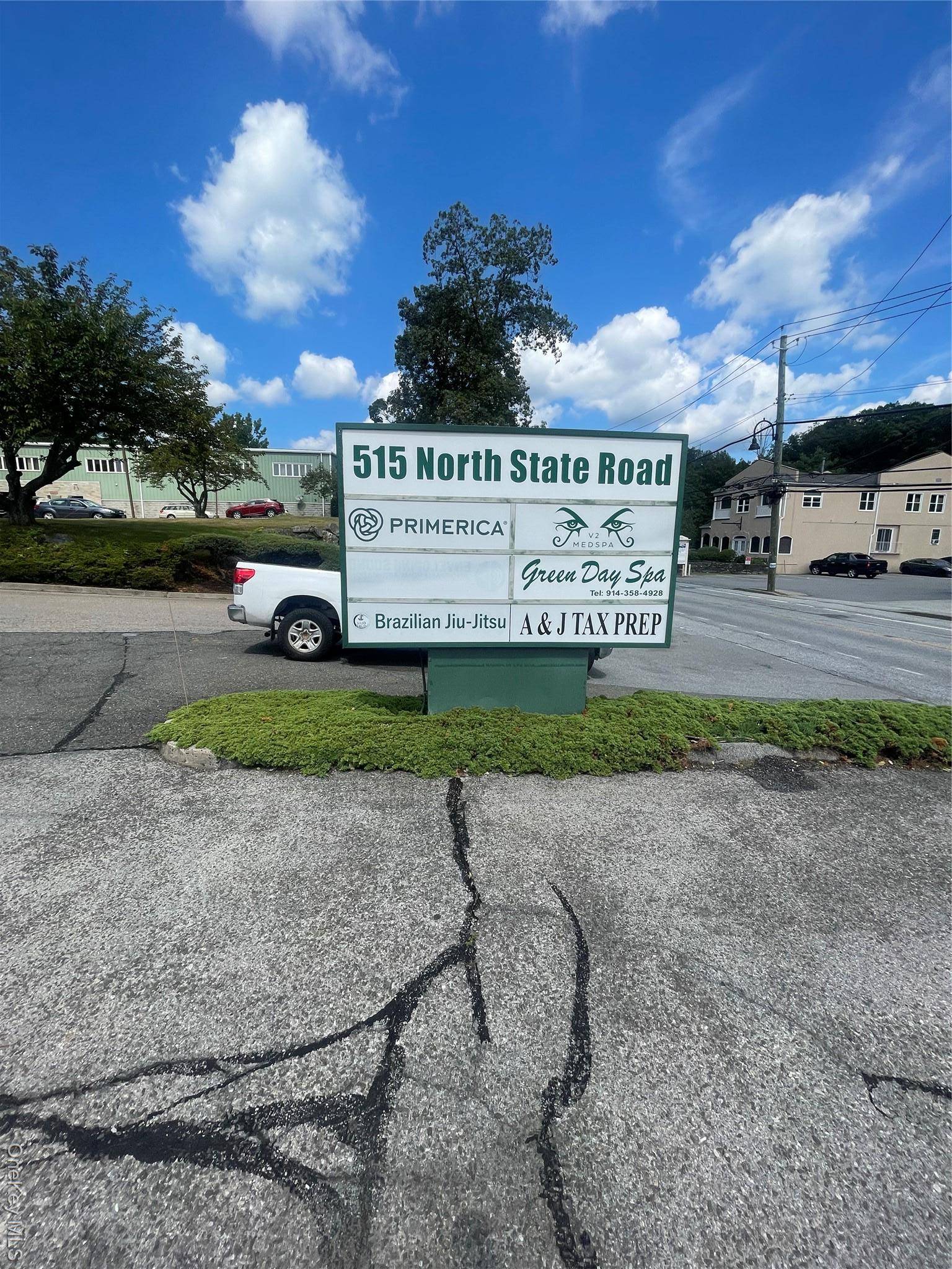Prime Investment Opportunity 515 North State Road, Briarcliff Manor, NY 10510 A 10, 000 sq.