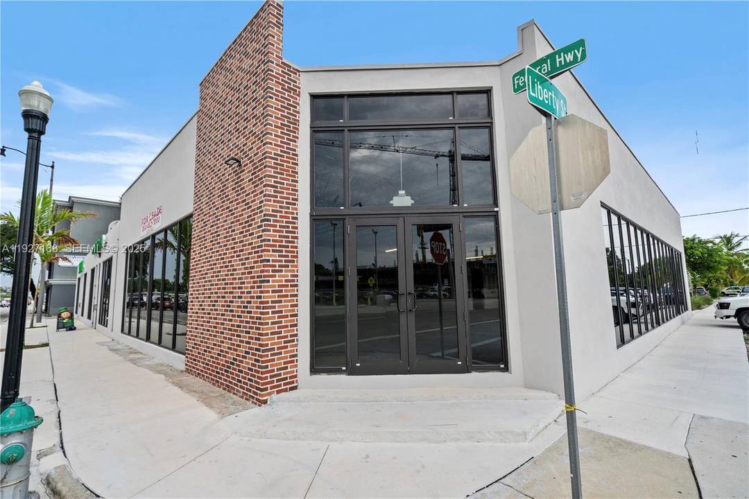 This prime income producing commercial asset is located on an approximately 19, 011 SF lot and is improved with three buildings totaling 9, 747 SF.