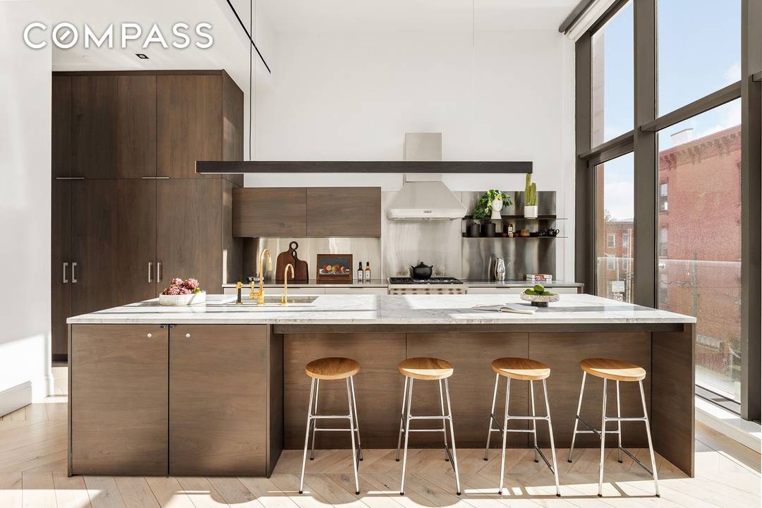 Impeccable contemporary luxury awaits in this sun splashed four bedroom, three and a half bathroom triplex condominium featuring dramatic proportions, upscale designer finishes, and three levels of private outdoor space ...