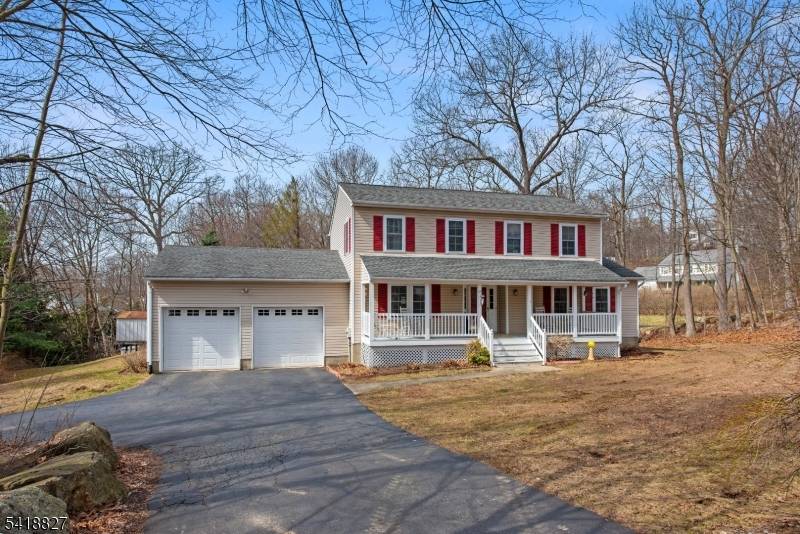 WARM AND INVITING COLONIAL IN DESIRABLE NEIGHBORHOOD AT END OF CUL DE SAC, PRETTY COUNTRY FRONT PORCH OVERLOOKING FRONT YARD, RELAXING BACK 2 TIER COMPOSITE DECK WITH FULL VIEW OF ...