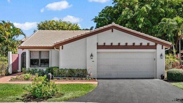 Escape to Serene Florida Living in Indian Spring.