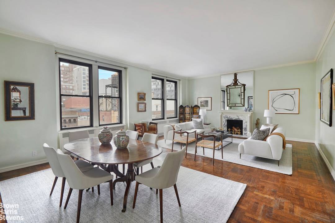 Very Spacious Prewar 2 Bedroom on Park Avenue Arriving from your semi private elevator landing, once you enter apartment 8E you immediately notice the amazing scale of the apartment.